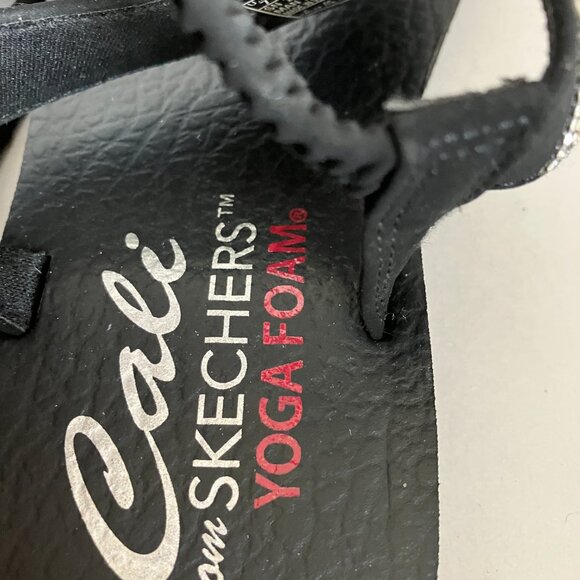 NWOT Skecher Yoga Foam Cali with Rhinestones Sandals Size 7.  New without box. - Picture 7 of 8